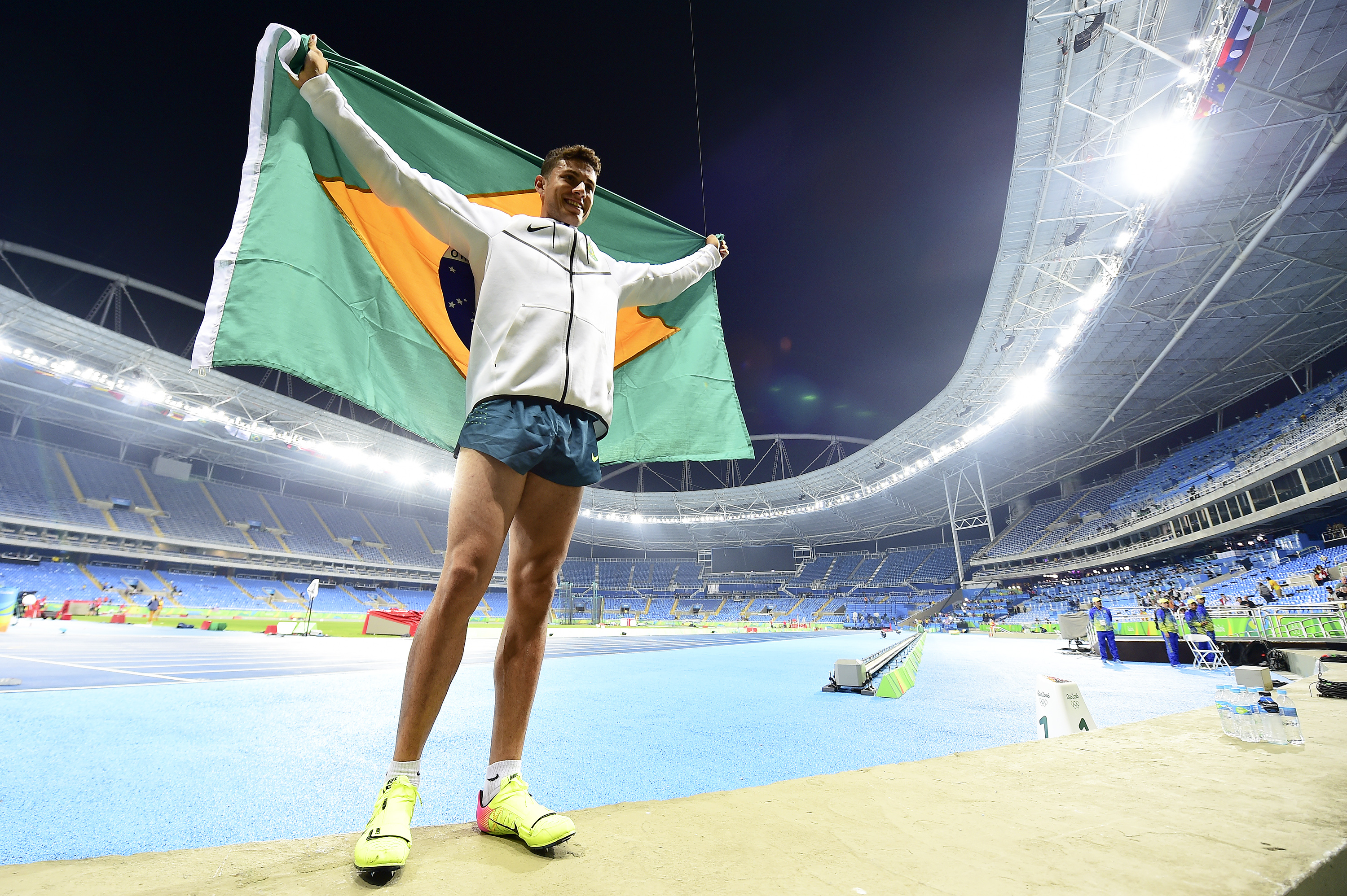 Salto histórico: ouro olímpico de Thiago Braz completa dez anos
