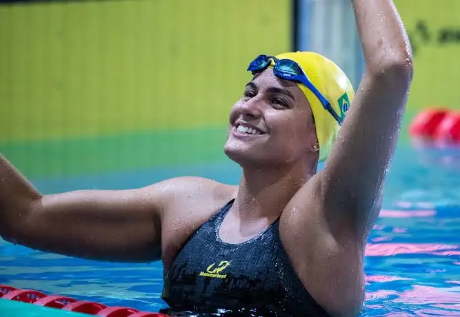Tricampeã mundial nos 50m livre, Mariana Gesteira inicia nova fase de olho em Los Angeles 2028