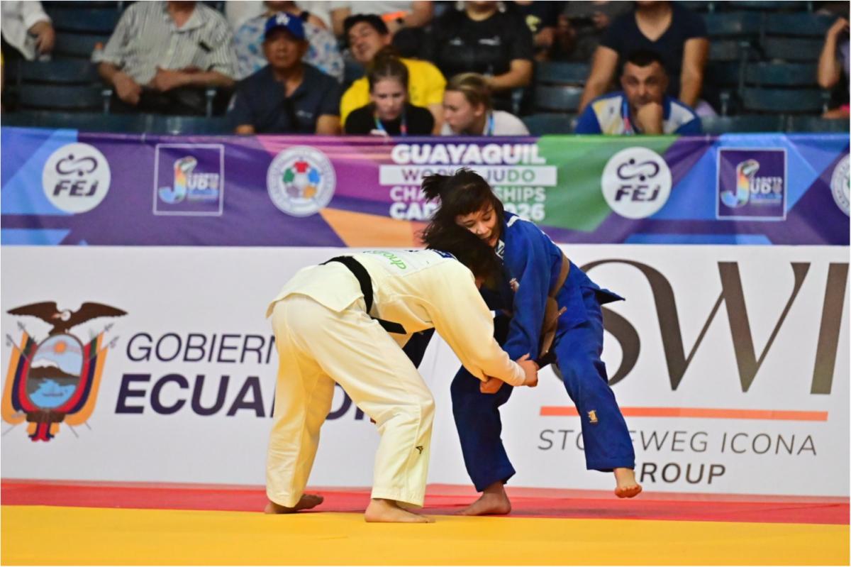Judocas em ação no Mundial Cadete