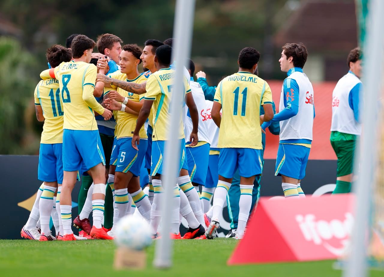 Com um a menos, Seleção Sub-17 vence Venezuela em amistoso na Granja Comary