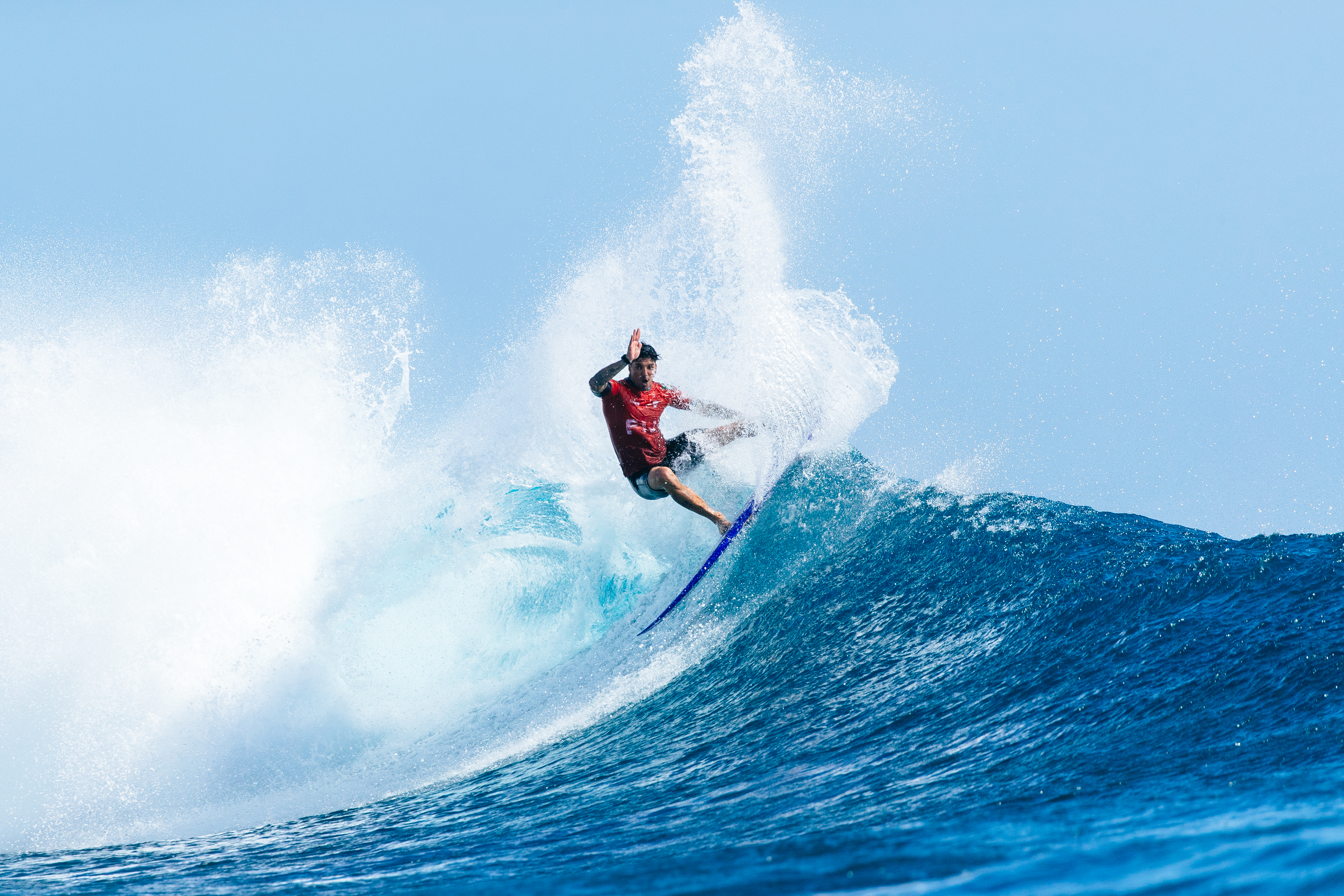 Brasileiros avançam em peso na etapa de Fiji do Championship Tour
