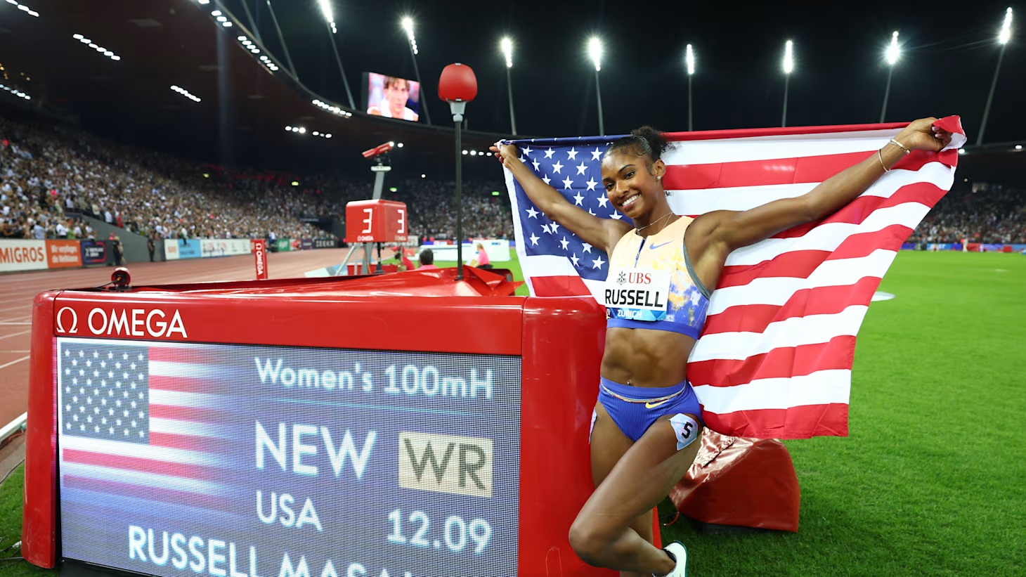 Masai Russell quebra o recorde mundial dos 100m com barreiras feminino