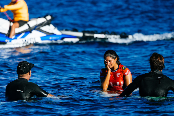 Luana Silva é eliminada na estreia da etapa de Cloudbreak do Championship Tour