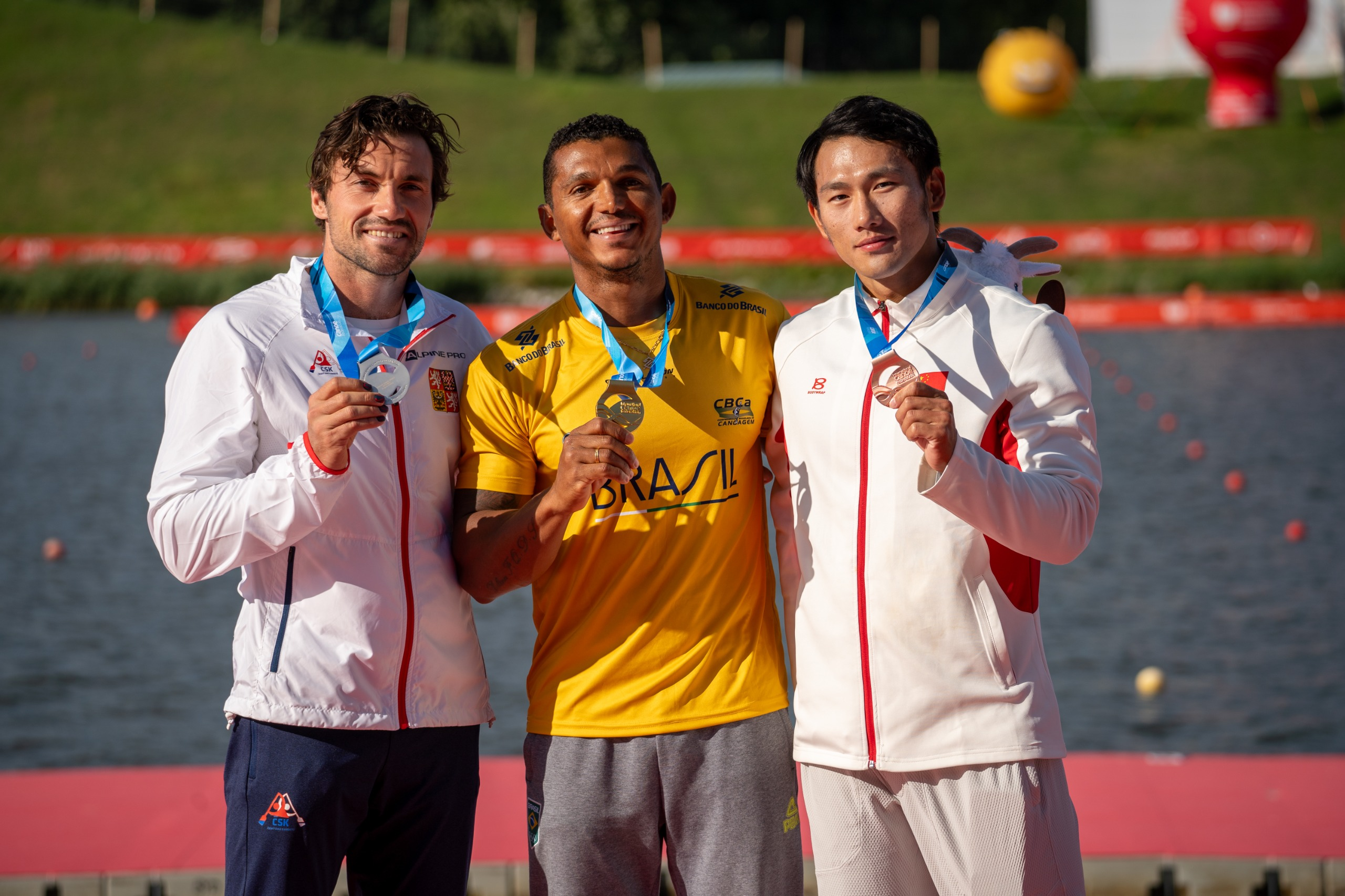 Campeão!! Isaquias Queiroz conquista o C1 500 m do Mundial de canoagem velocidade