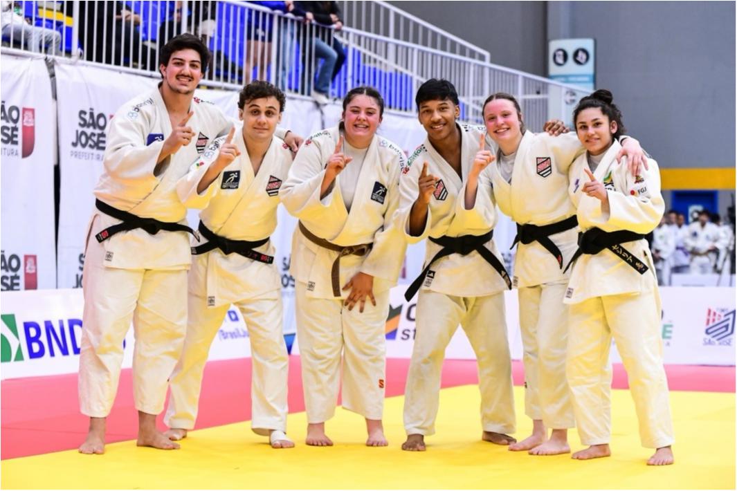 Rio Grande do Sul é campeão brasileiro de Judô Júnior com equipes mistas