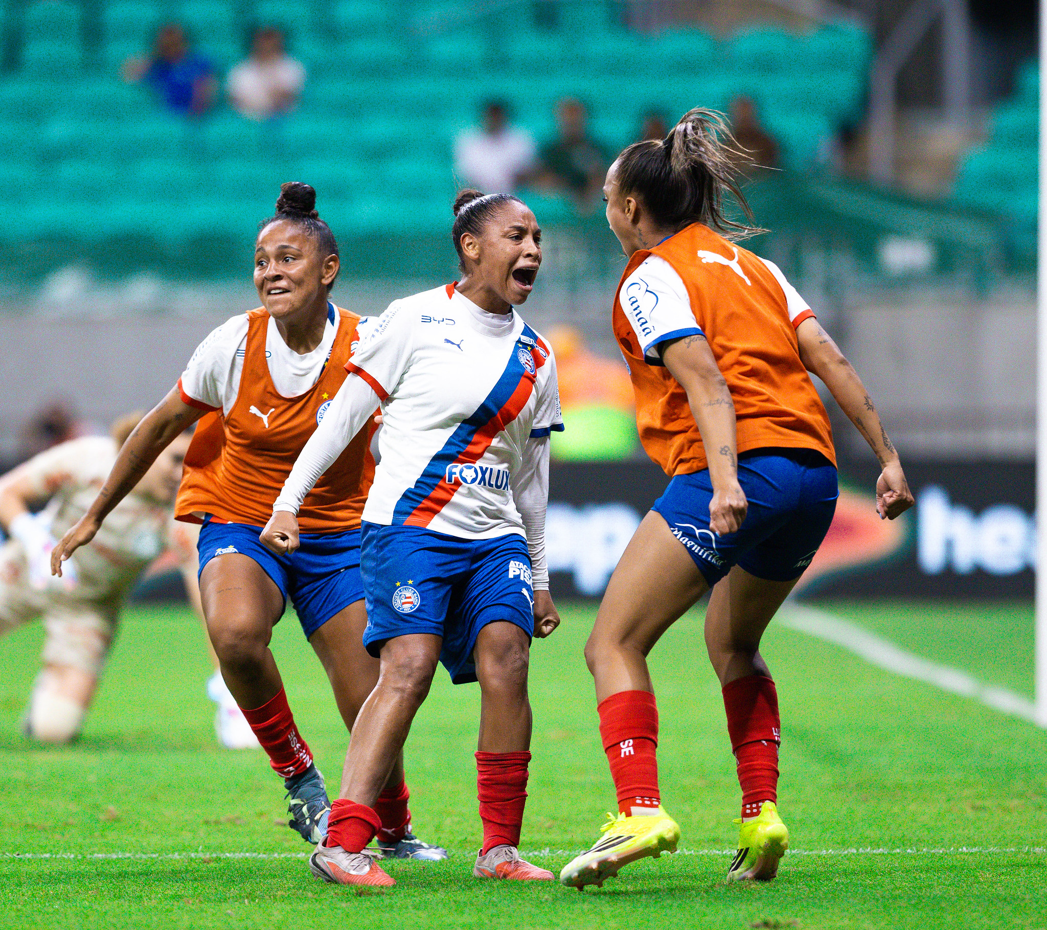 Na Fonte Nova, Bahia e Palmeiras empatam pelas quartas do Brasileirão Feminino