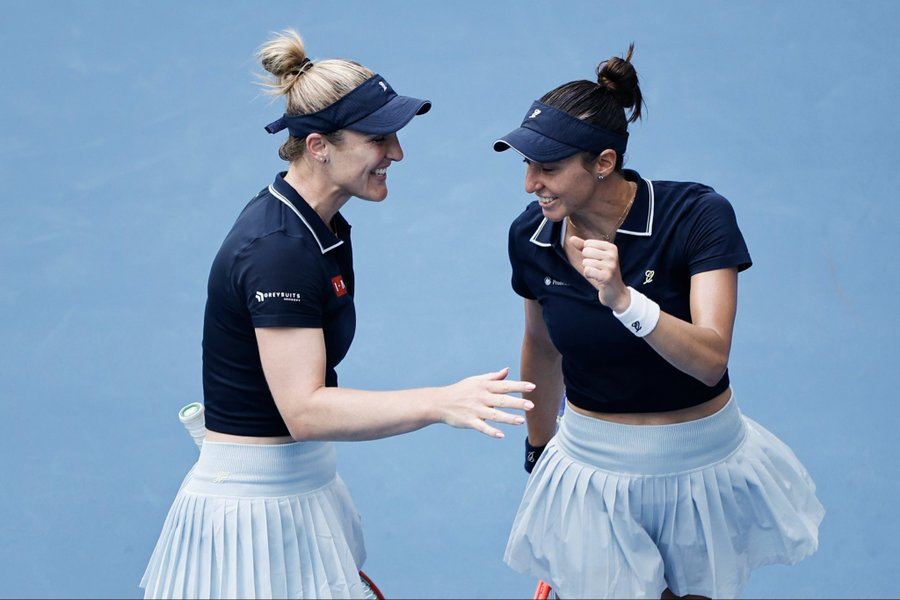 Luisa Stefani e Gabriela Dabrowski avançam no US Open com vitória em sets diretos