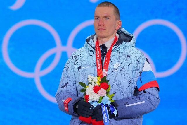FIS autoriza atletas de Rússia e Belarus a competirem como neutros