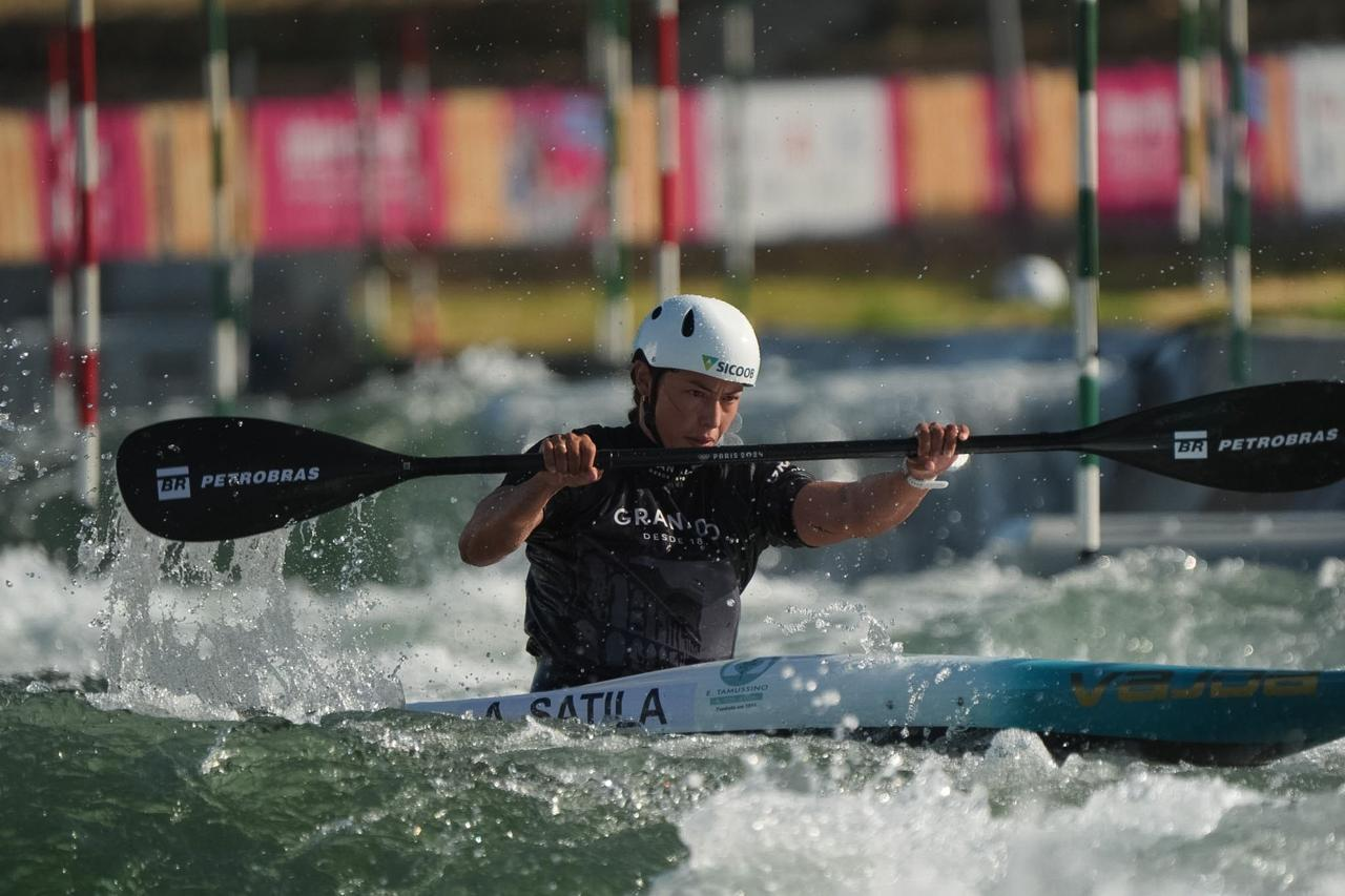 Ana Sátila e Omira Estácia encerram Copa do Mundo de canoagem slalom com queda nas quartas do caiaque cross