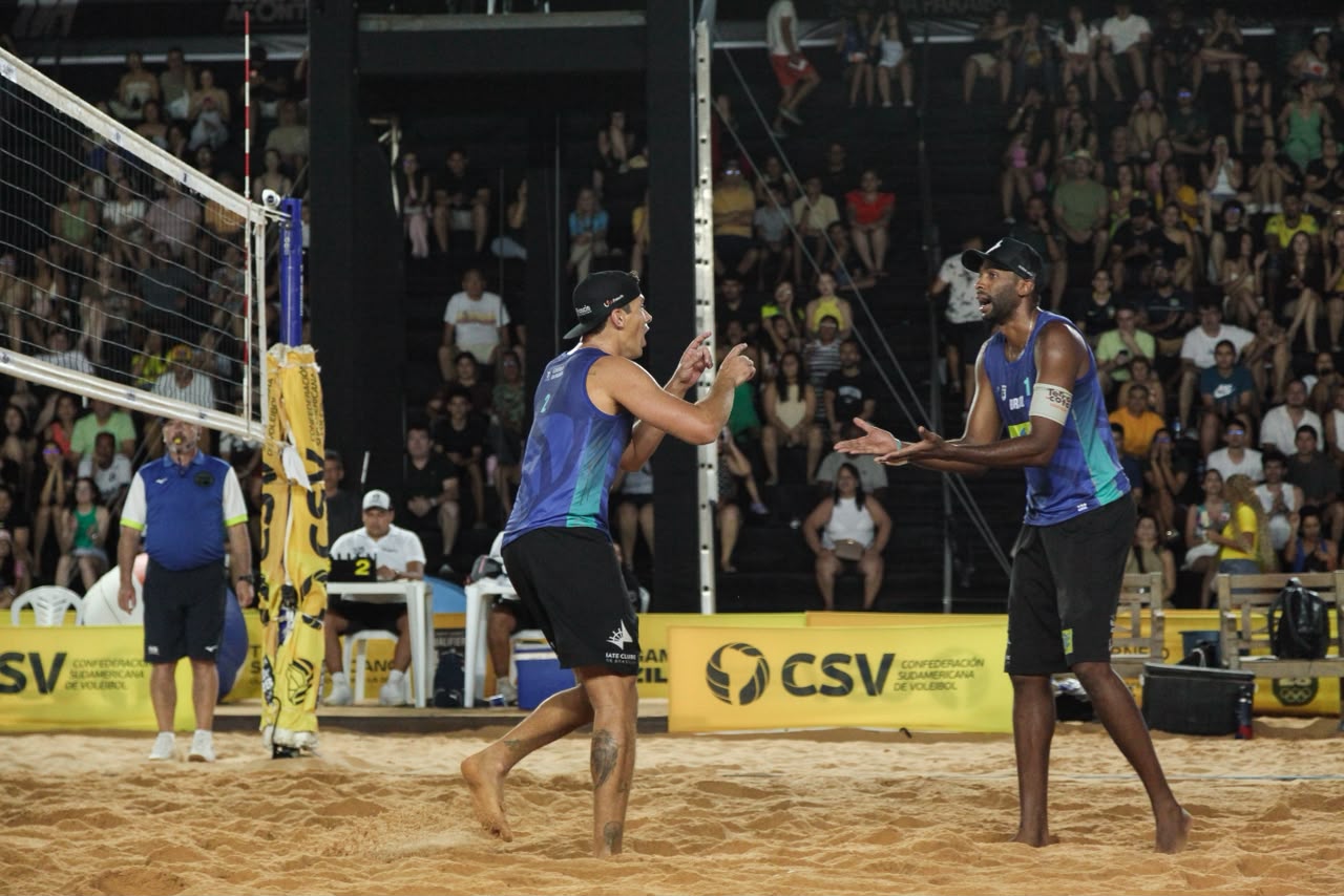 Brasil chega nas semifinais do sul-americano de vôlei de praia com 100% de aproveitamento