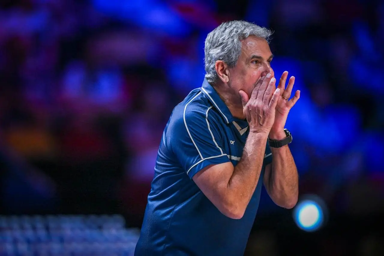 Sem Kisy e Larissa, José Roberto Guimarães define lista do Brasil para o Sul-Americano de Vôlei