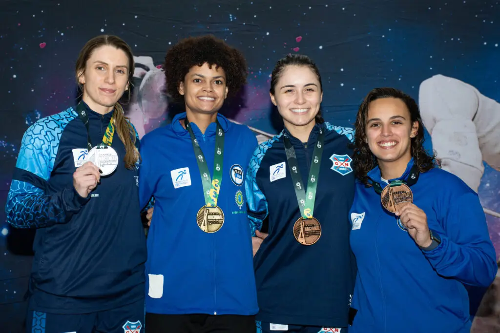 Pódio Feminino com ouro de Bia Bulcão