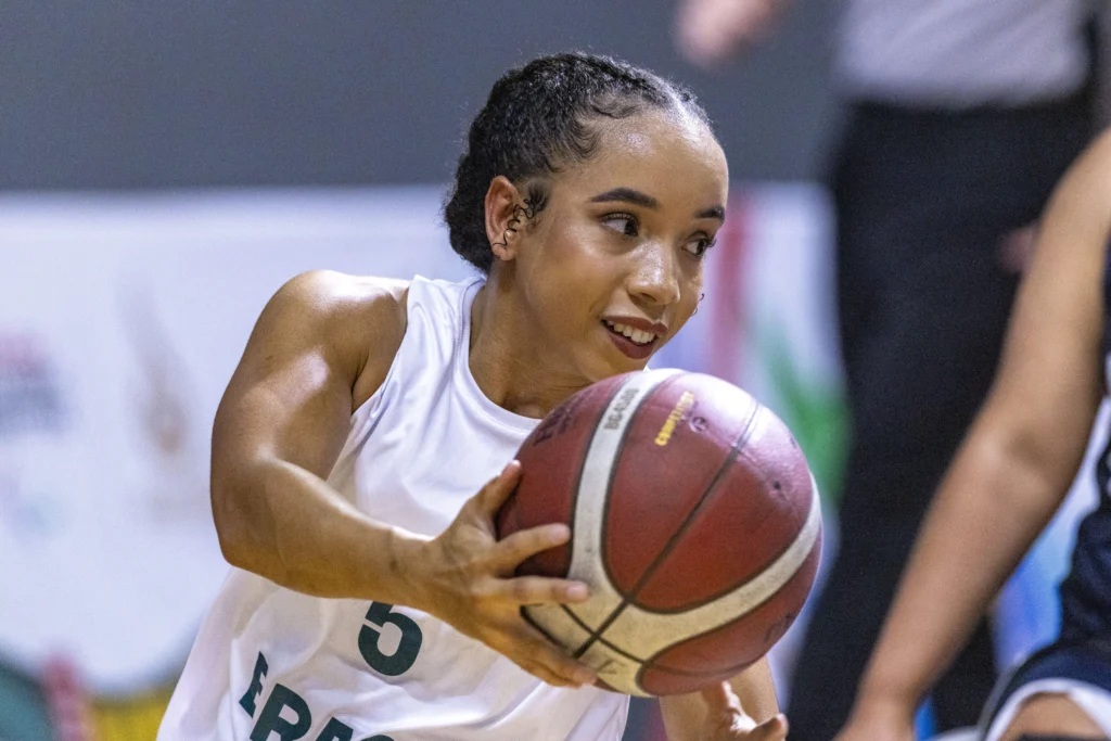 Seleção feminina estreia com derrota no Mundial de basquete em cadeira de rodas