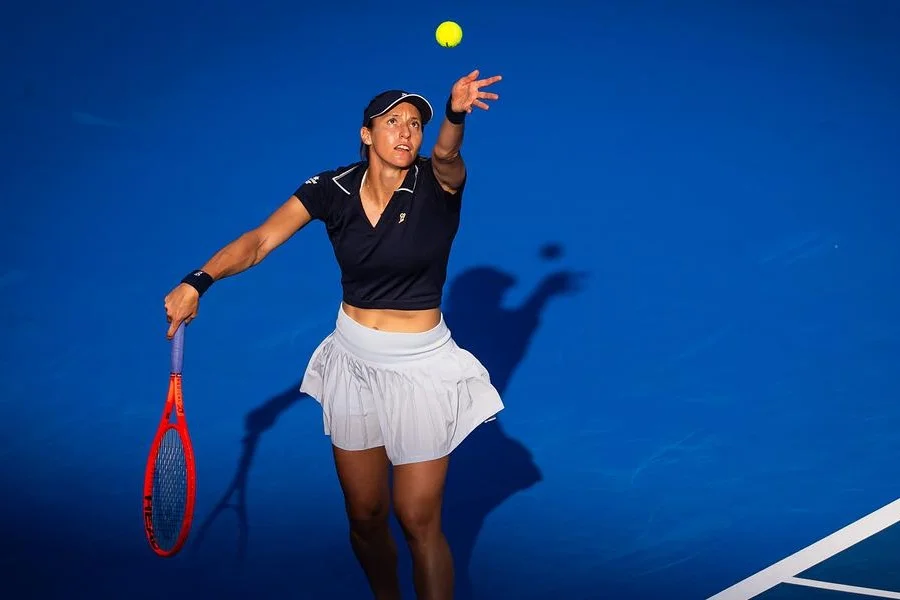 Luisa Stefani sofre virada no tie-break final em eliminação do US Open