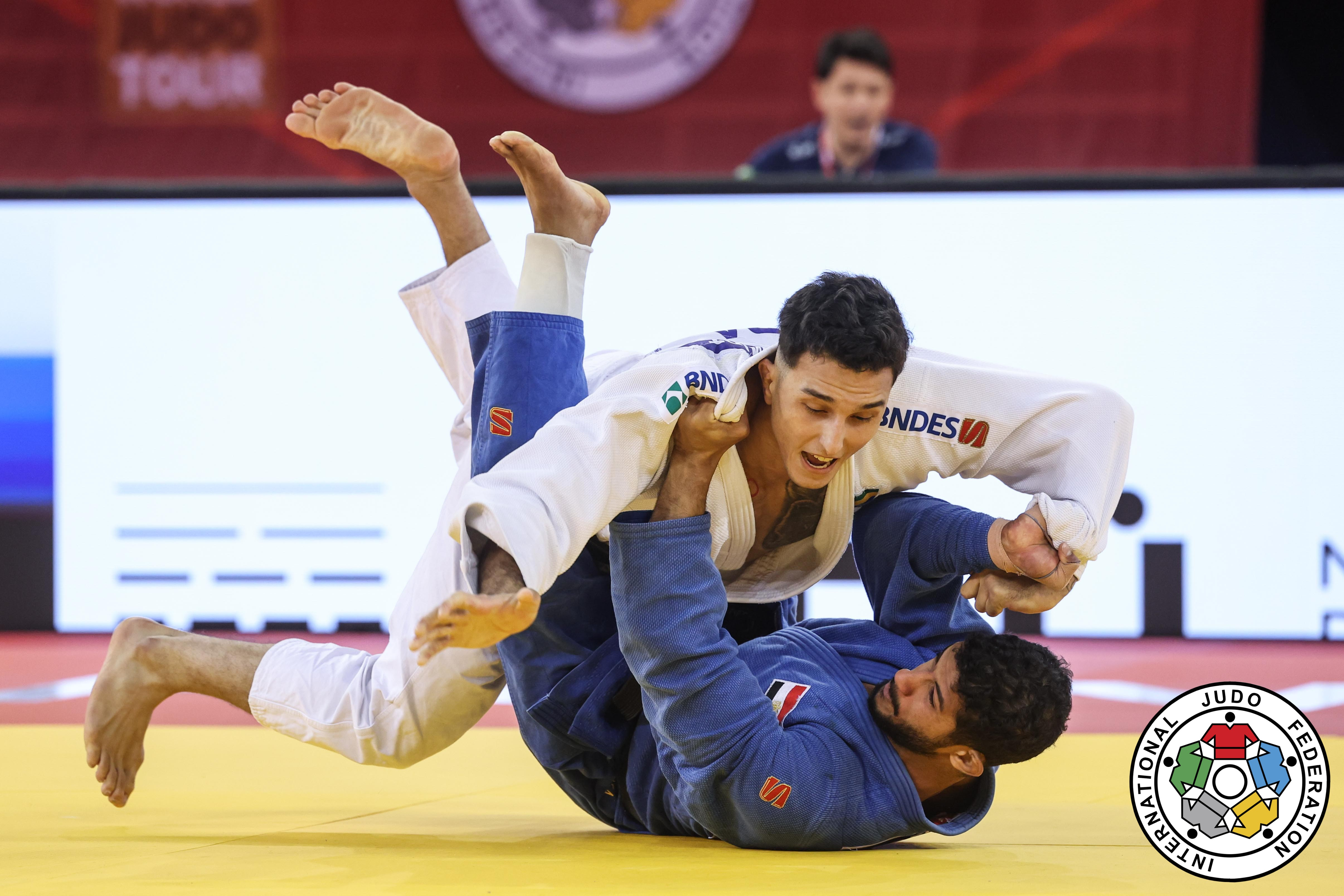 OURO! Guilherme Schimidt conquista ouro para o Brasil no Grand Slam de Budapeste de judô