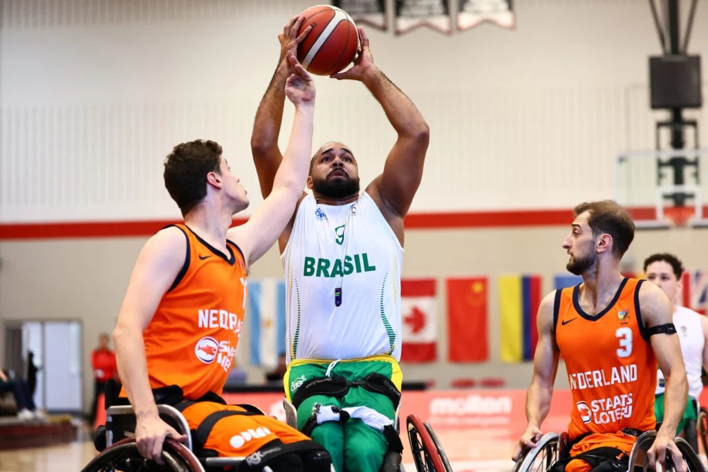 Seleção masculina de basquete em cadeira de rodas encerra 1ª fase com derrota para os Países Baixos