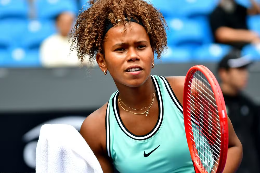 Victoria Barros sofre derrota na estreia do SP Open de tênis