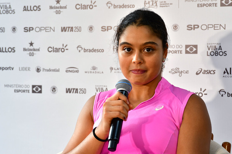 Naná na coletiva.