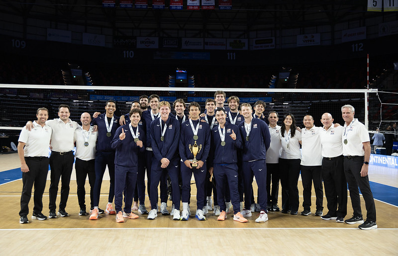 Estados Unidos vence Canadá e leva o ouro no Campeonato da NORCECA de vôlei masculino