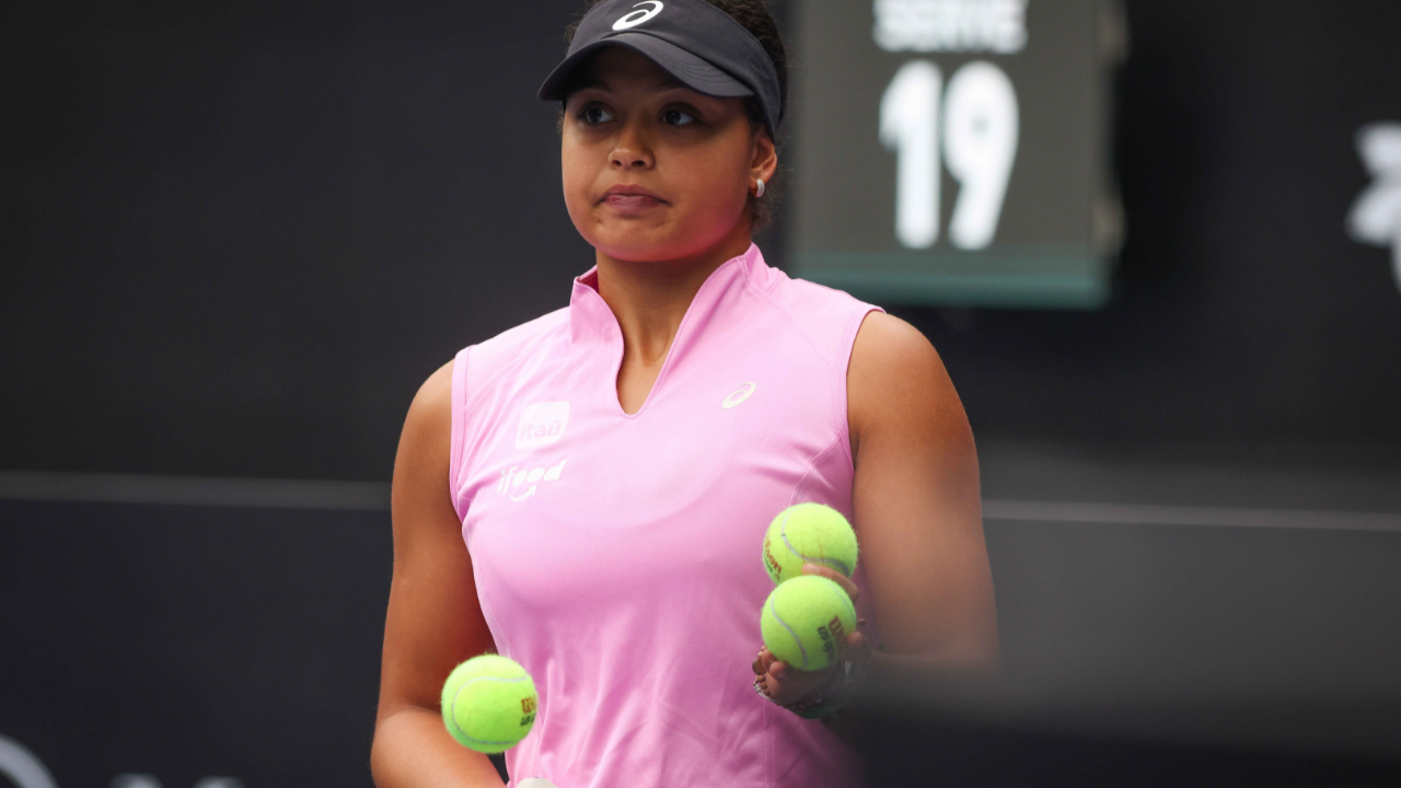 Naná Silva em partida na Quadra Maria Esther Bueno pelo SP Open 2026.
