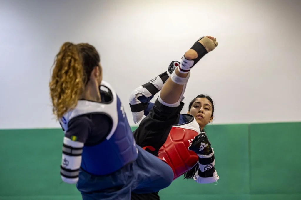 Seleção Brasileira de taekwondo reúne 14 atletas para 4º camping de treinamento no CT Paralímpico
