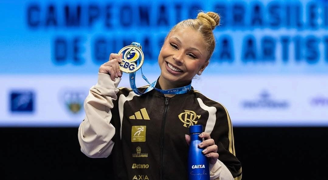 Dobradinha brasileira na Ginástica Artística! Flávia Saraiva é ouro e Rebeca Andrade prata na Trave