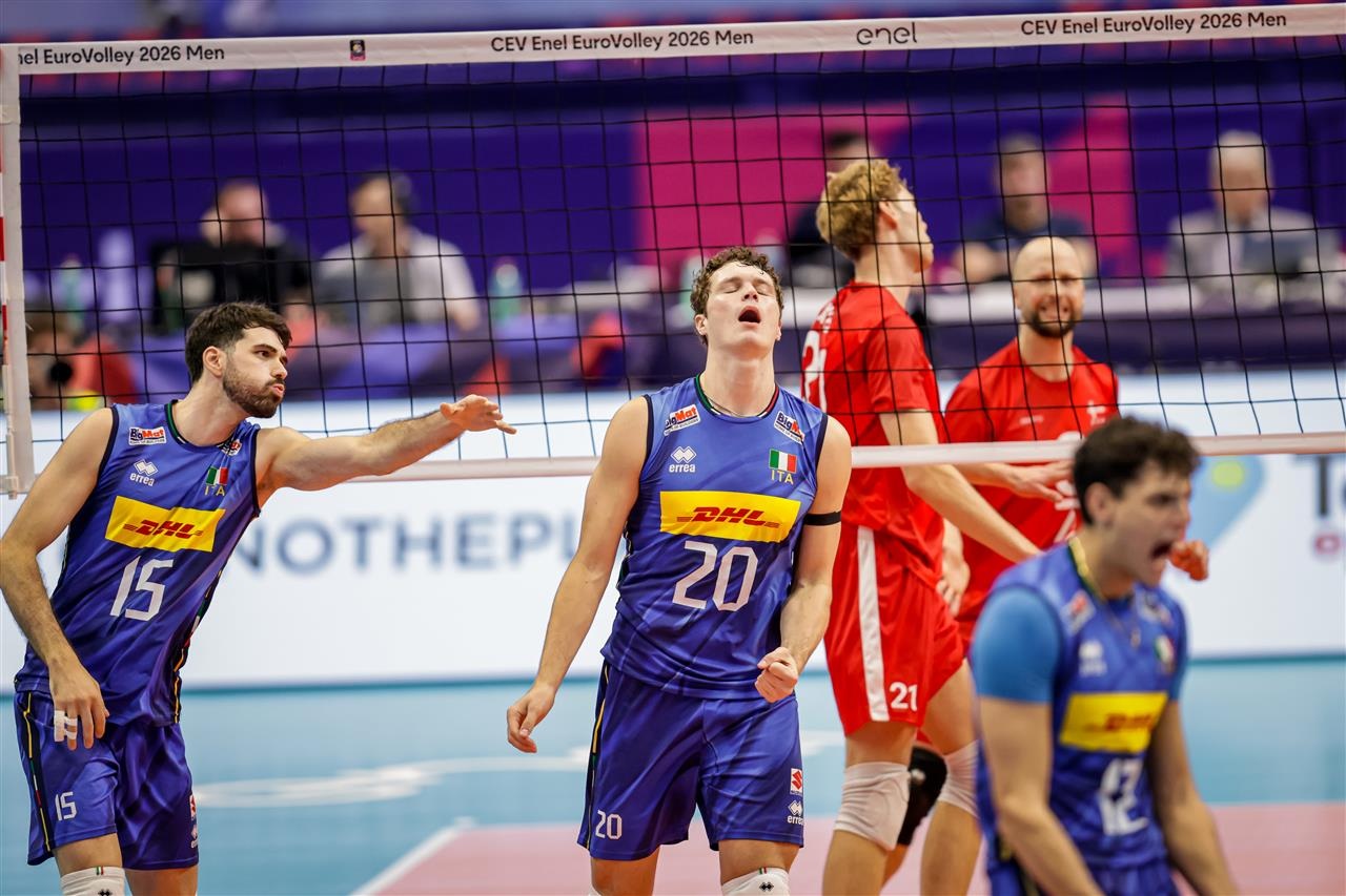Itália vence sem problemas no Europeu de vôlei masculino