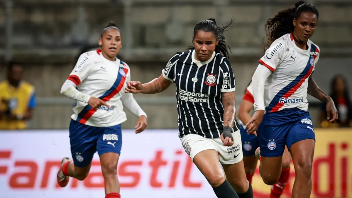 Corinthians supera expulsão, elimina Bahia e enfrenta o São Paulo na décima final seguida do Brasileirão A1