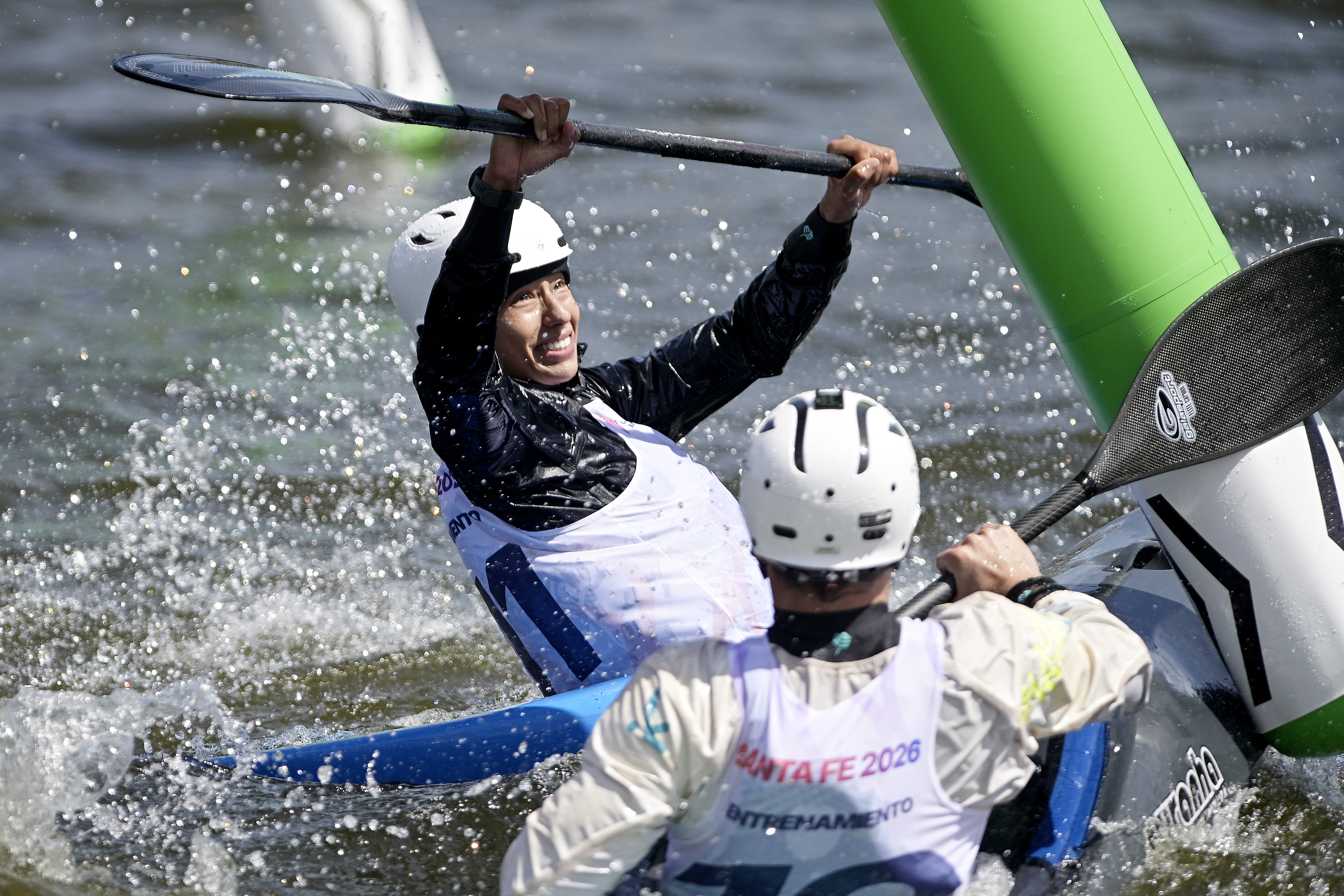 Brasil abre canoagem slalom em Santa Fé com ouro e prata
