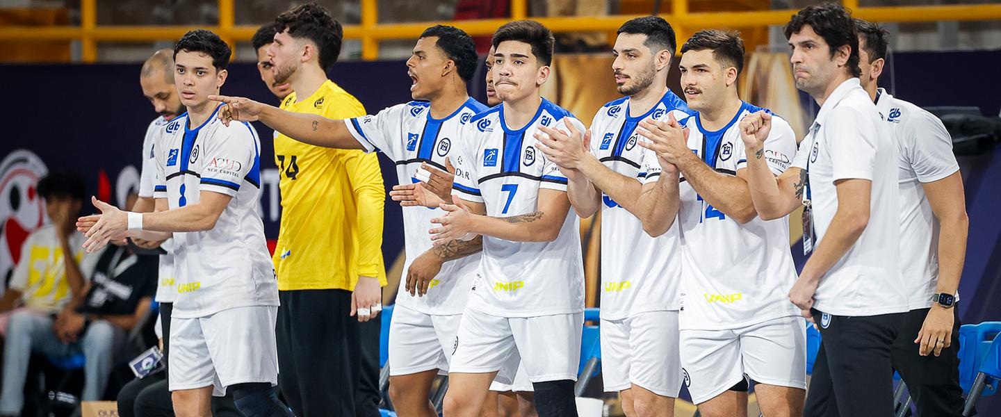 Pinheiros estreia com derrota no Mundial masculino de clubes de handebol