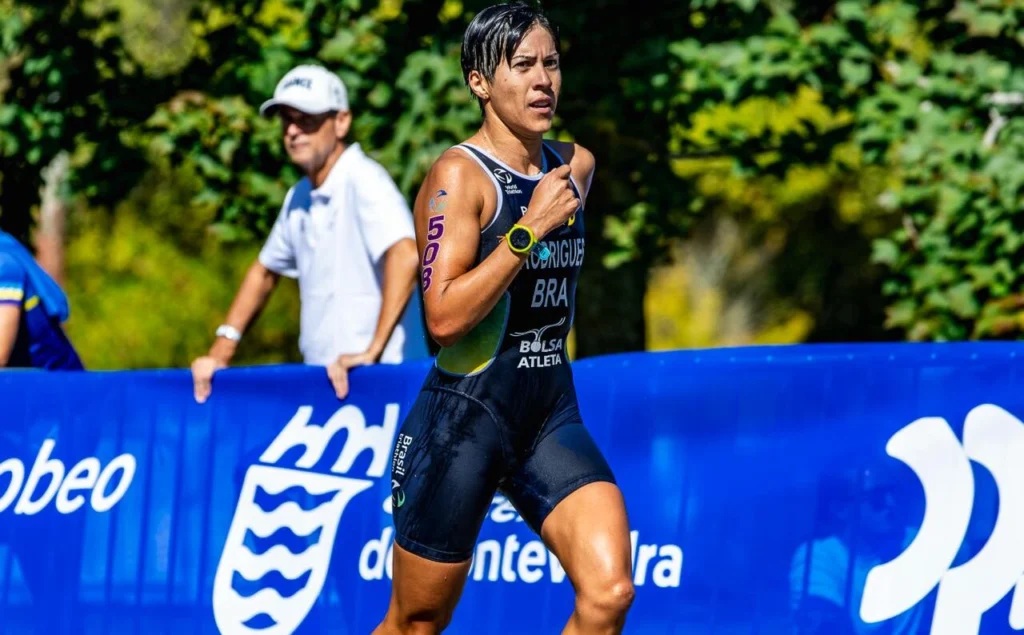 Erica Rodrigues conquista medalha de prata no Mundial de paratriatlo, na Espanha