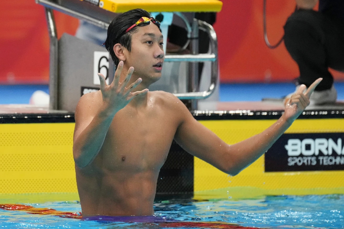 Nadador chinês conquista sete medalhas de ouro nos Jogos Asiáticos