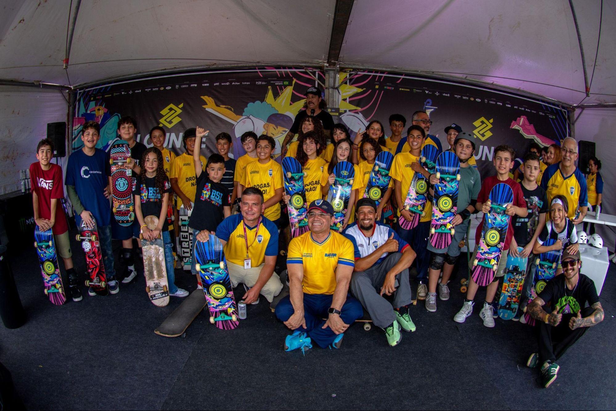 Atividades entre crianças e adolescentes abre etapa de Barueri do circuito nacional de skate
