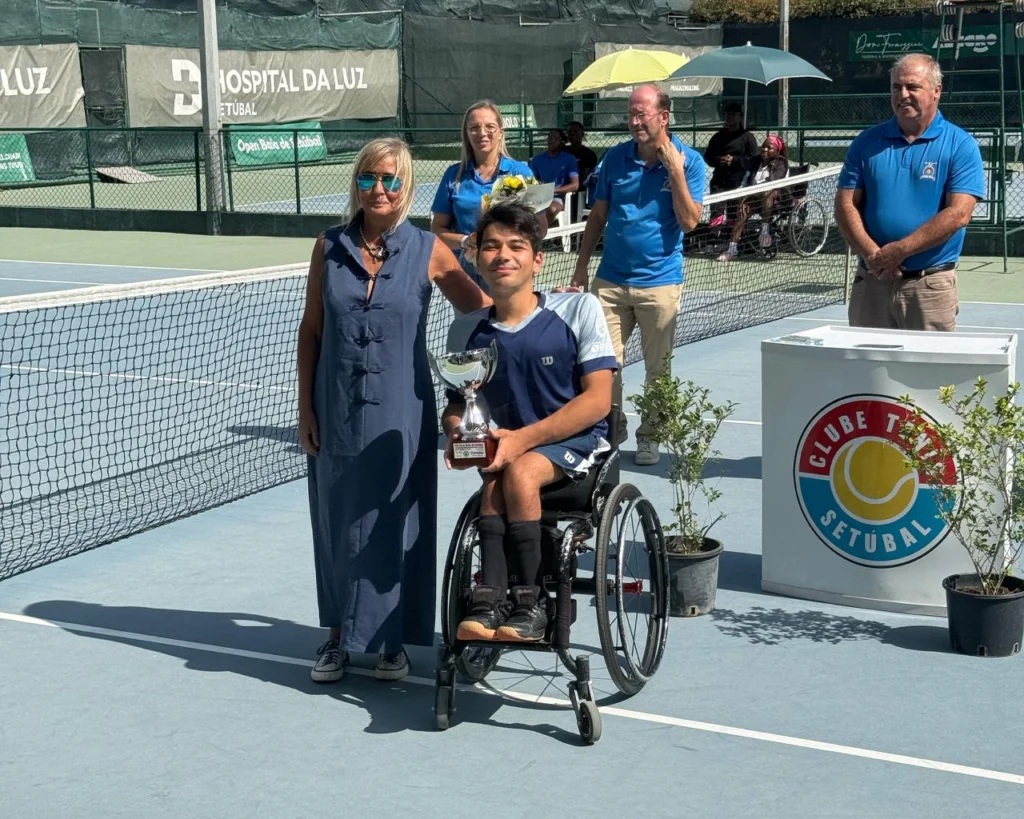 Paulista João Takaki conquista dois títulos em aberto de tênis em cadeira de rodas em Portugal