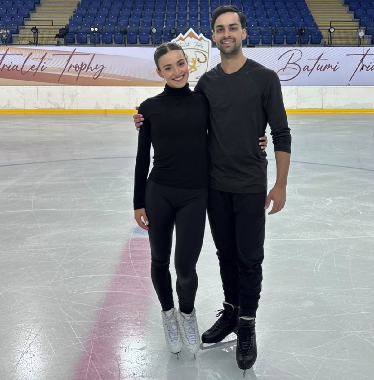 Brasileiros disputam competições de patinação artística pelo mundo
