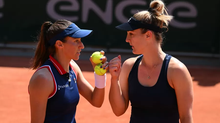 Luisa e Gabriela em Roland Garros, 2023