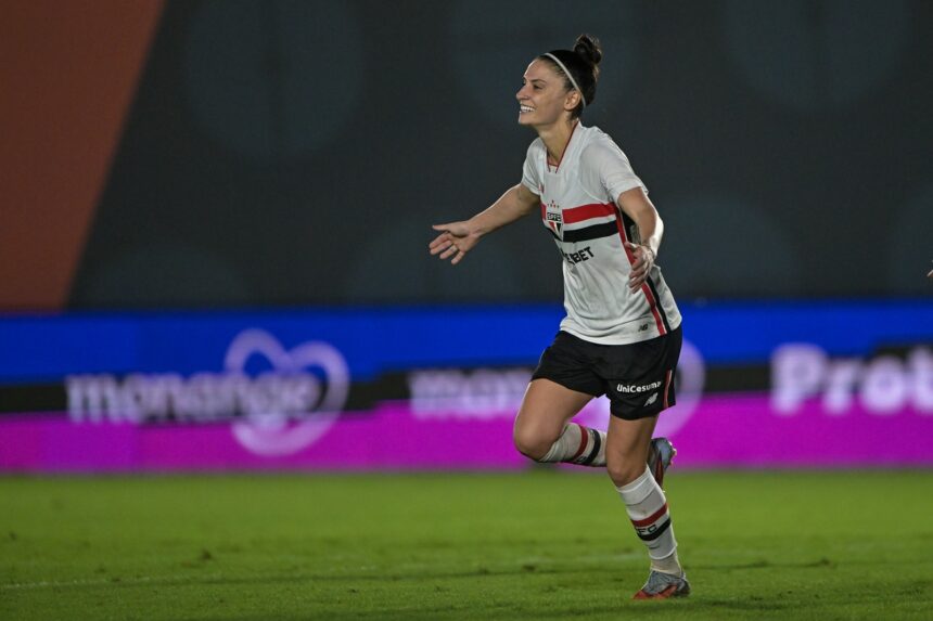 Bruna Calderan sofre fraturas na mandíbula durante final e passa por cirurgia em São Paulo