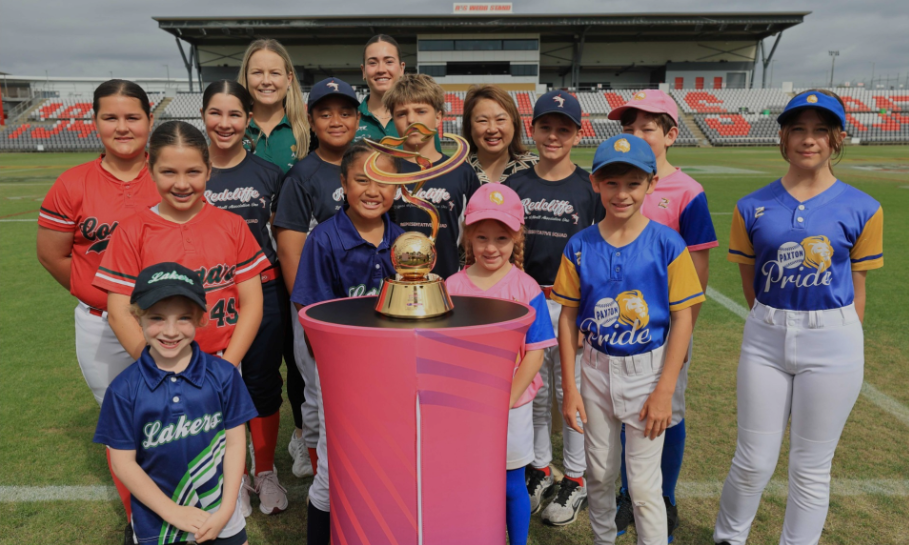 WBSC apresenta o troféu das Finais da Copa do Mundo de softbol