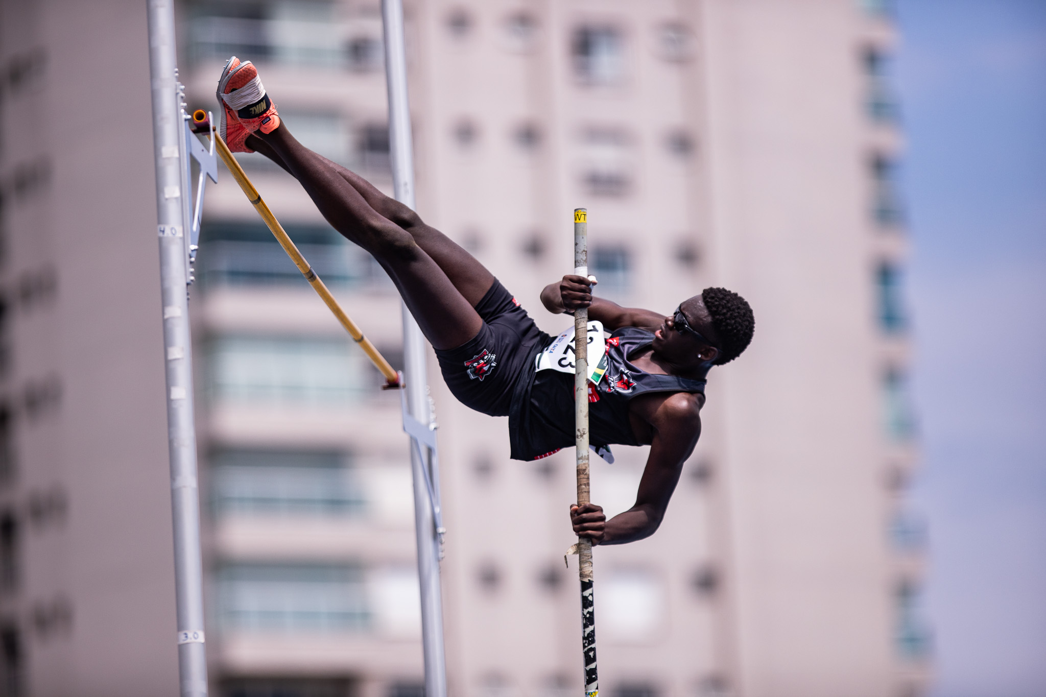 Marcelo Parreiras, do salto com vara, e Kauan Nicioli, dos 100 metros com barreiras, batem o recorde brasileiro sub-16