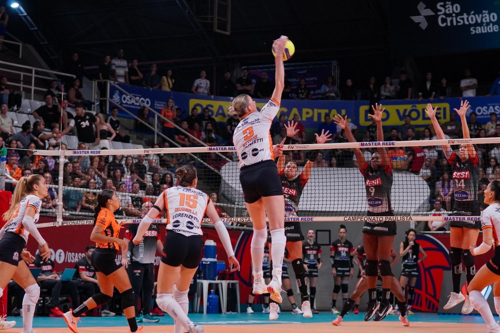 Osasco vence batalha contra o Sesi Bauru e fica a uma vitória do 19º título paulista