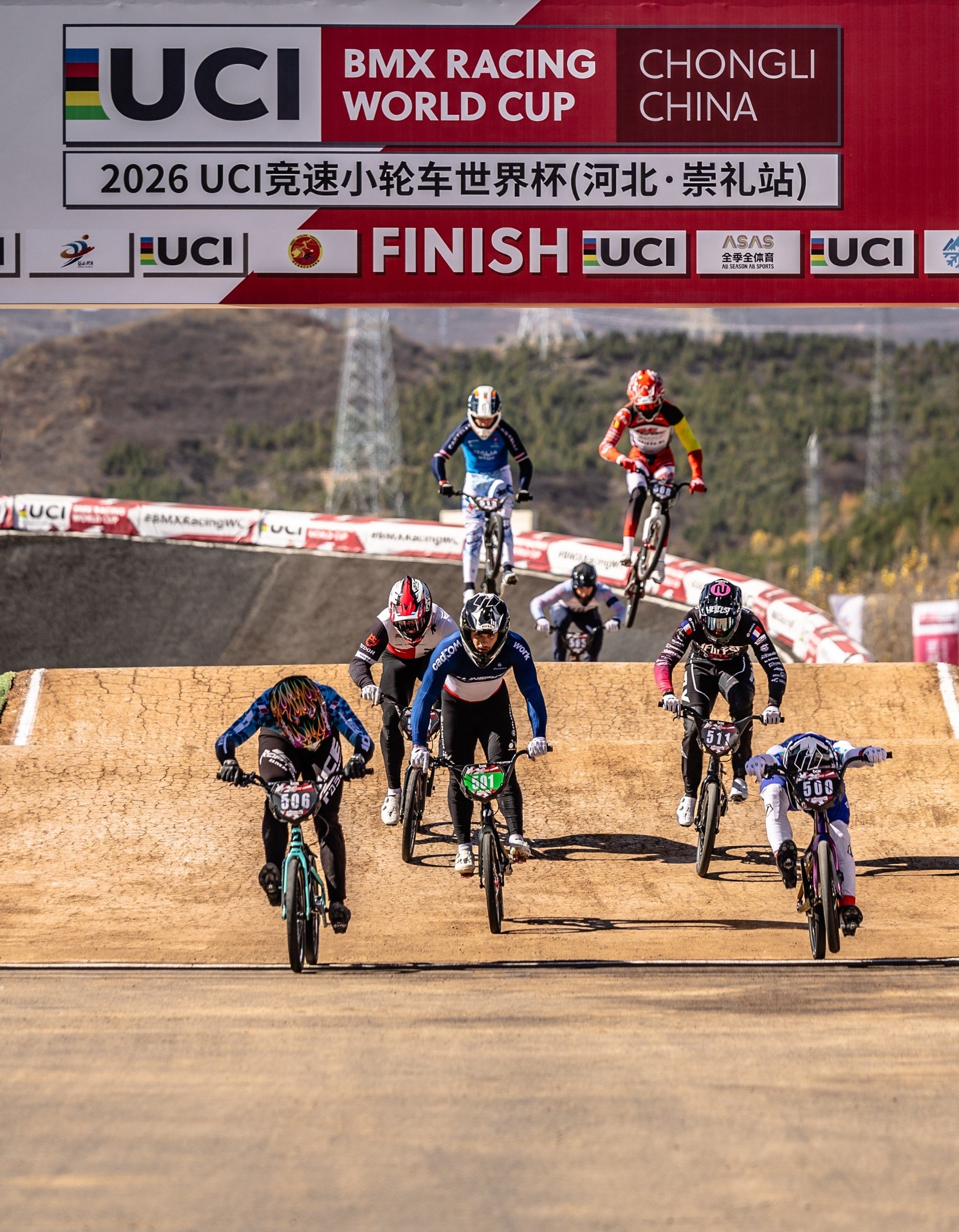Brasileiros ficam longe do pódio na etapa de Chongli da Copa do Mundo de BMX Racing