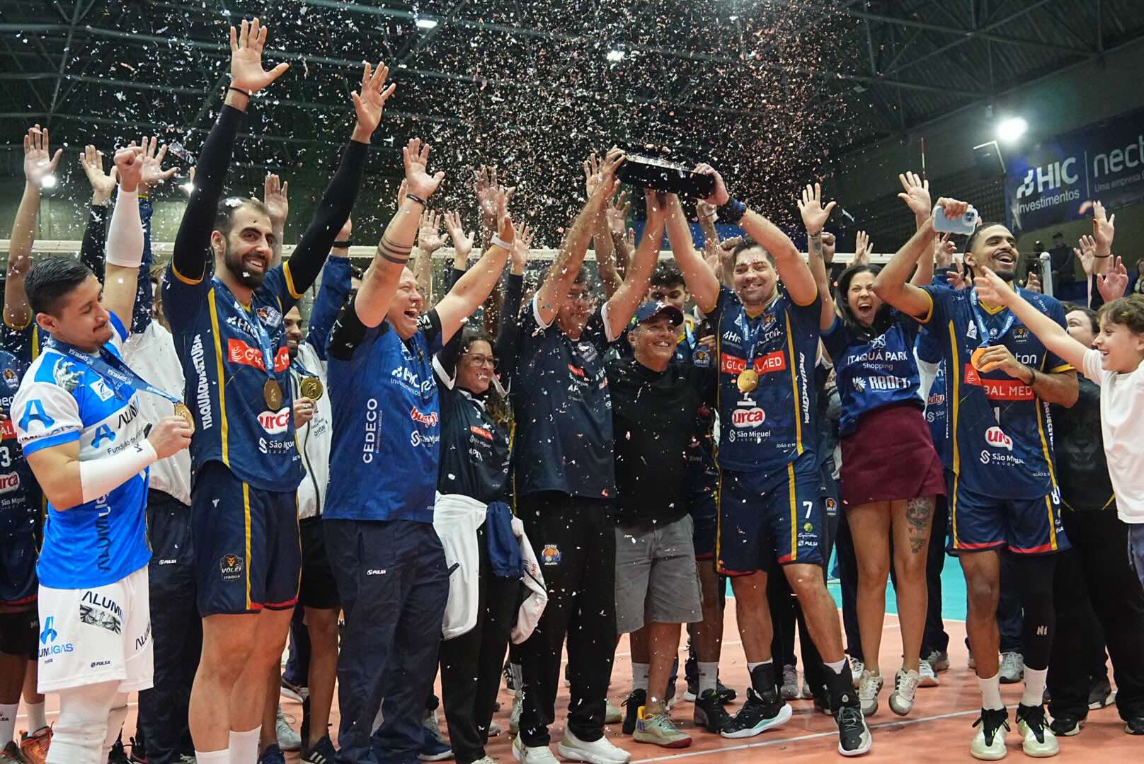 Itaquá conquista título nacional invicto e coroa campanha perfeita na Superliga C de vôlei masculino
