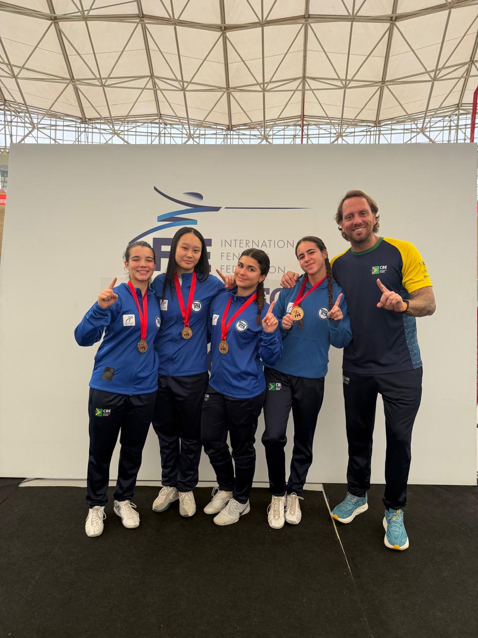 Brasil leva a medalha de ouro no florete na Copa do Mundo Júnior de Esgrima, no Peru