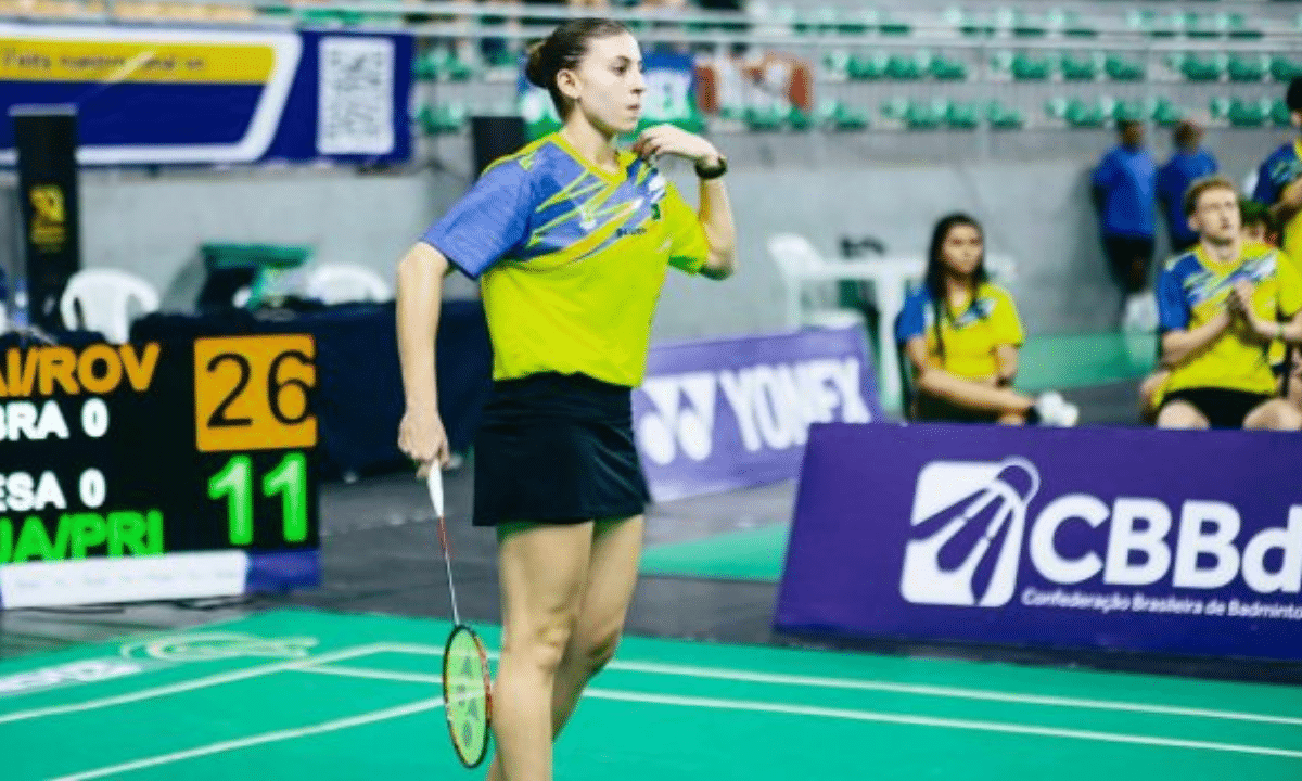 Yasmin Nascimento e Laura Roviezzo avançam nas duplas no Mundial junior de badminton