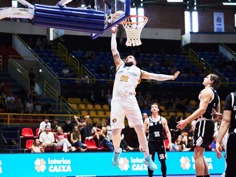 Mogi supera o Corinthians por 84 a 73 e estreia com vitória no NBB 2026/27