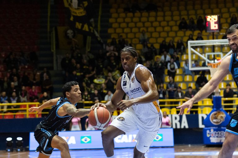 Mogi Basquete vira sobre a Unifacisa no segundo tempo e retoma caminho das vitórias no NBB 2026/27