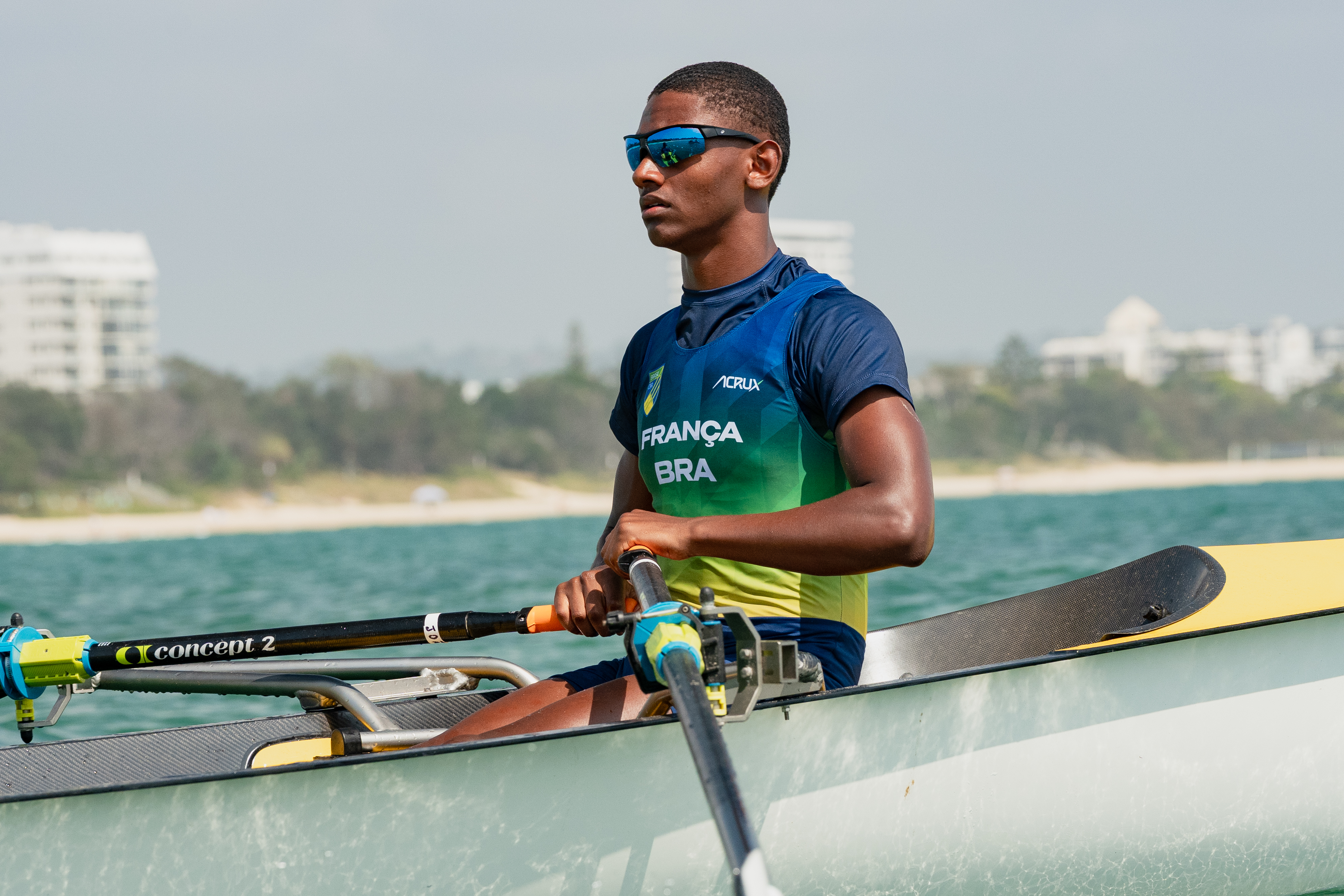 Aos 16 anos, João França leva o remo de praia brasileiro aos Jogos Olímpicos da Juventude, em Dacar