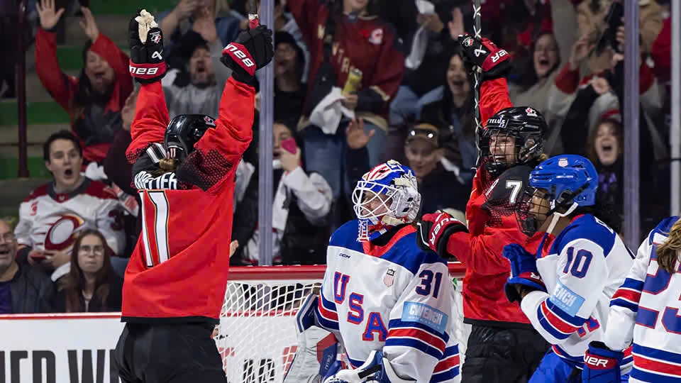 Canadá quebra jejum de vitórias contra os Estados Unidos em amistoso de hóquei sobre o gelo feminino