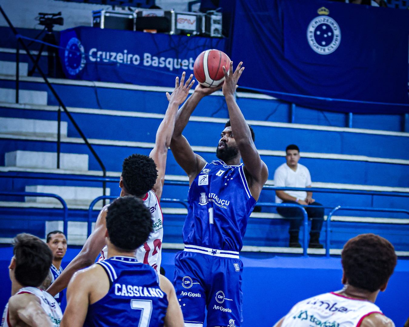 Cruzeiro domina o terceiro quarto e vence o Pato pelo NBB